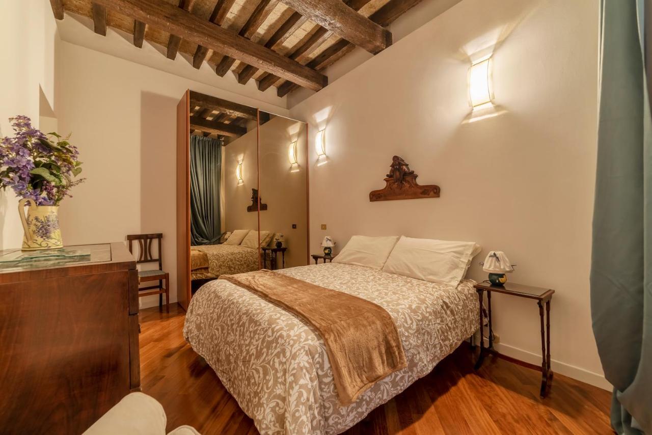 Rione Monti & Cavour Apartment Rom Exteriör bild